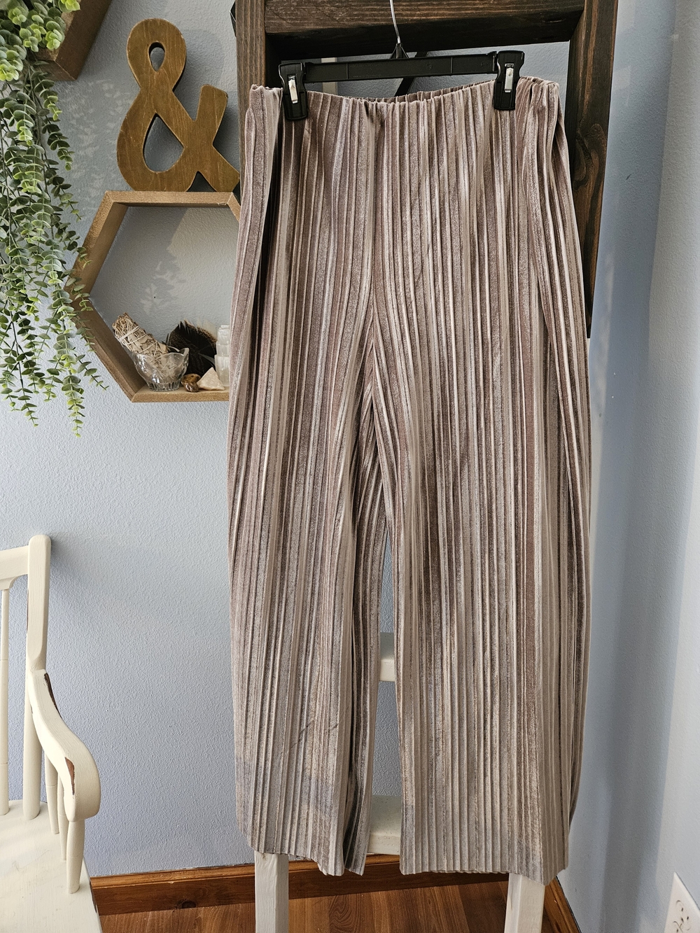 a new day Taupe Pleated Wide-Leg Pants NWT Size Large